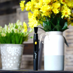 Levenhuk LP10 Reinigingspen met ultra zachte borsels |  Soldeerbout-shop.nl