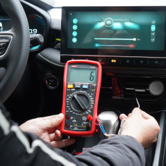 UNI-T UT105+ Digitale multimeter | Soldeerbout-shop.nl